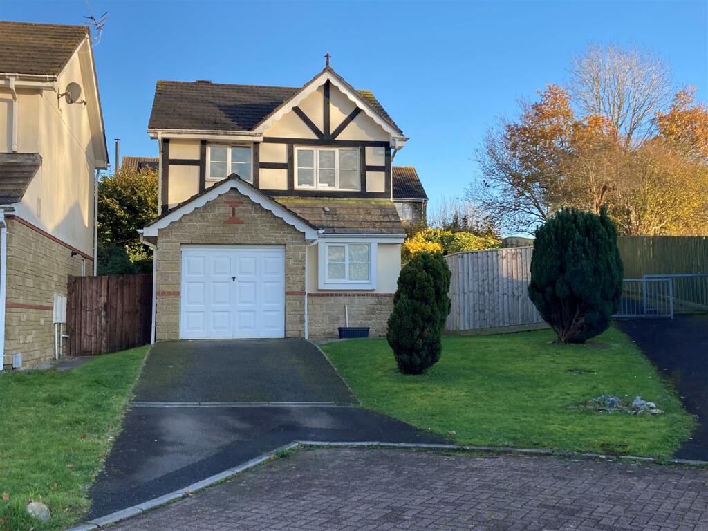 Woodfields Frontcsh2.jpg