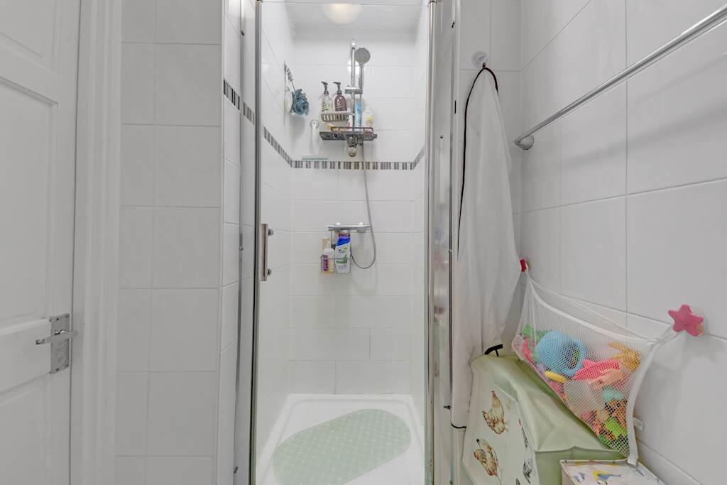 09-108aimage00040...