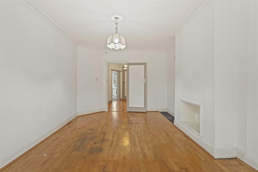 216 Watford Road - qAM9GjsDWVbs9Abym8O2.jpg