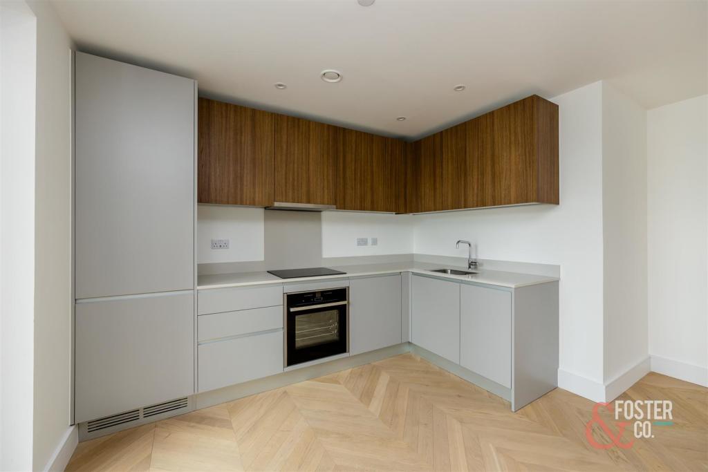 Kingsway, 189, Aurum, 37-8.JPG