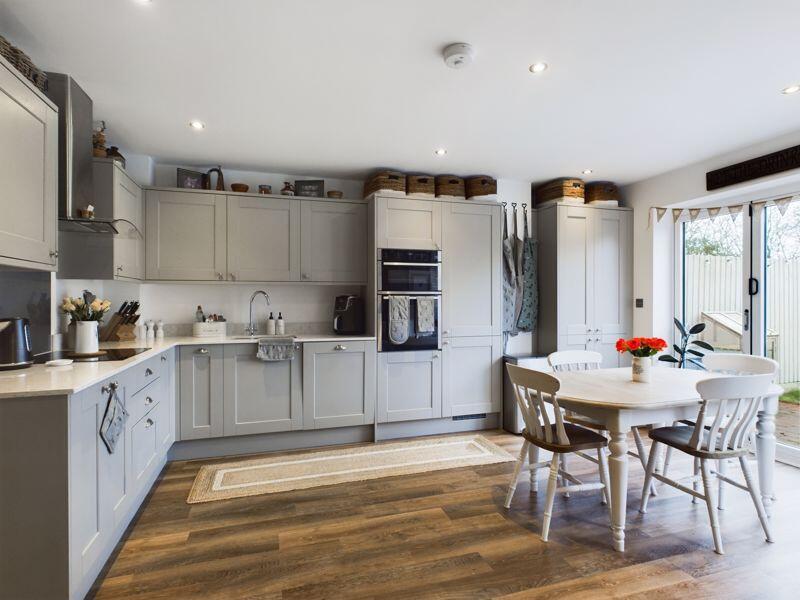 Dining kitchen