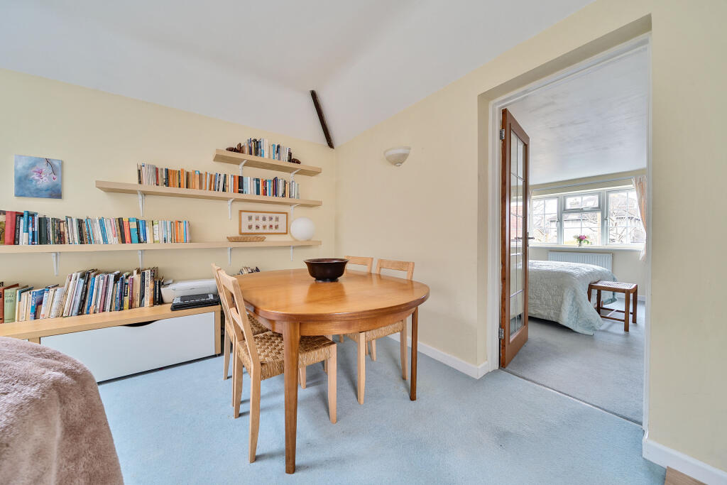 Living Space/Bedroom