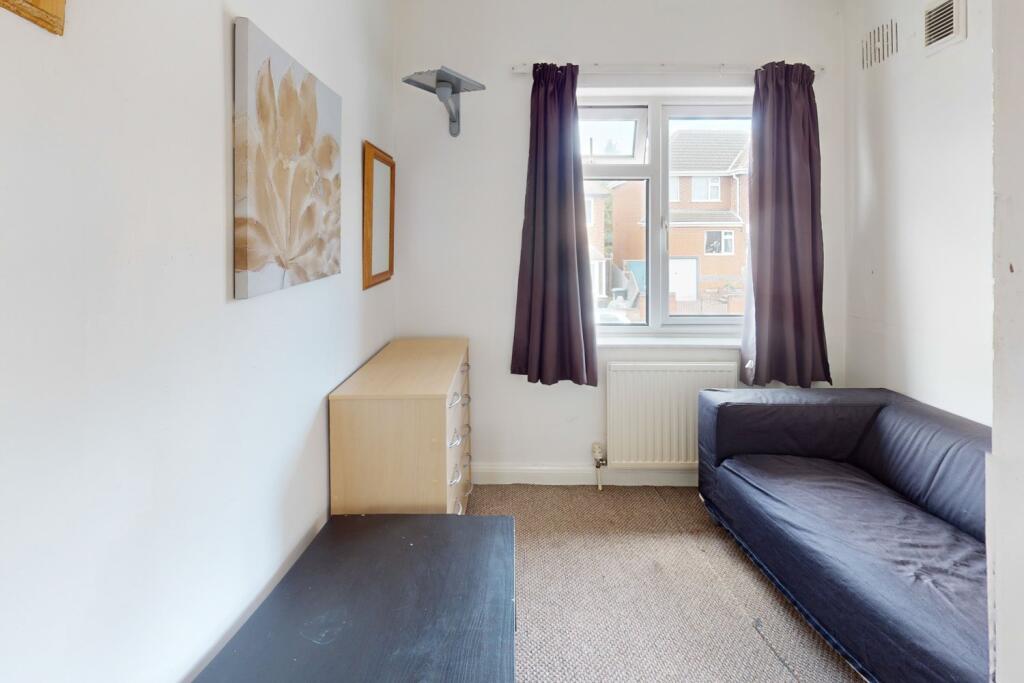 Student Digs - Green