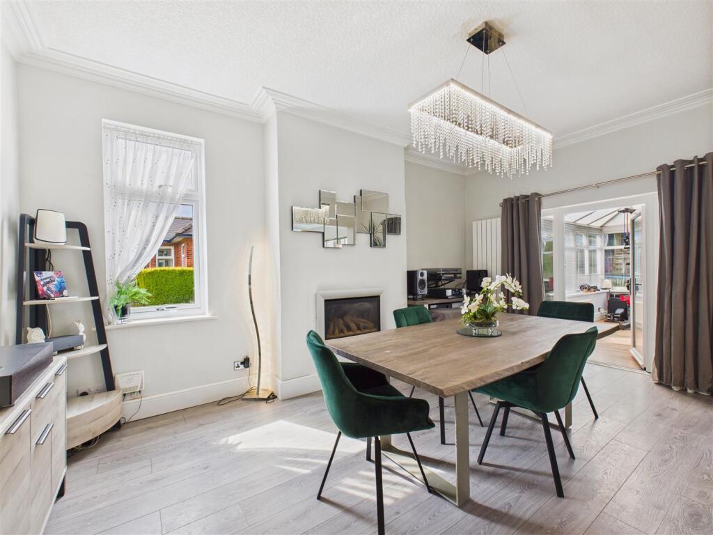 Living/Dining Area