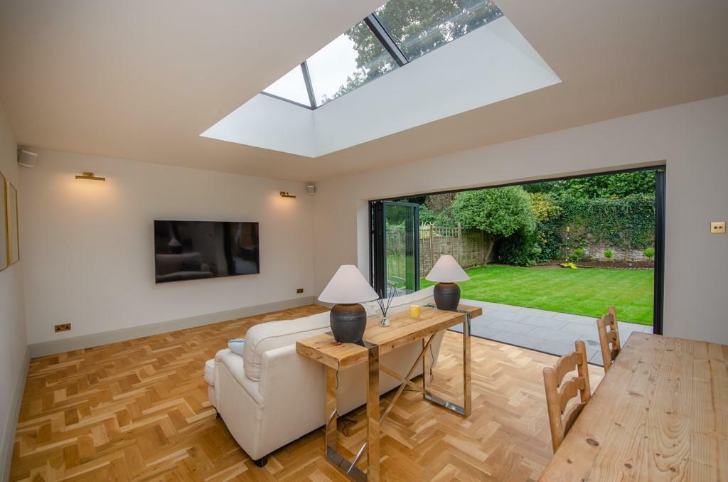 Family-dining area.jpg