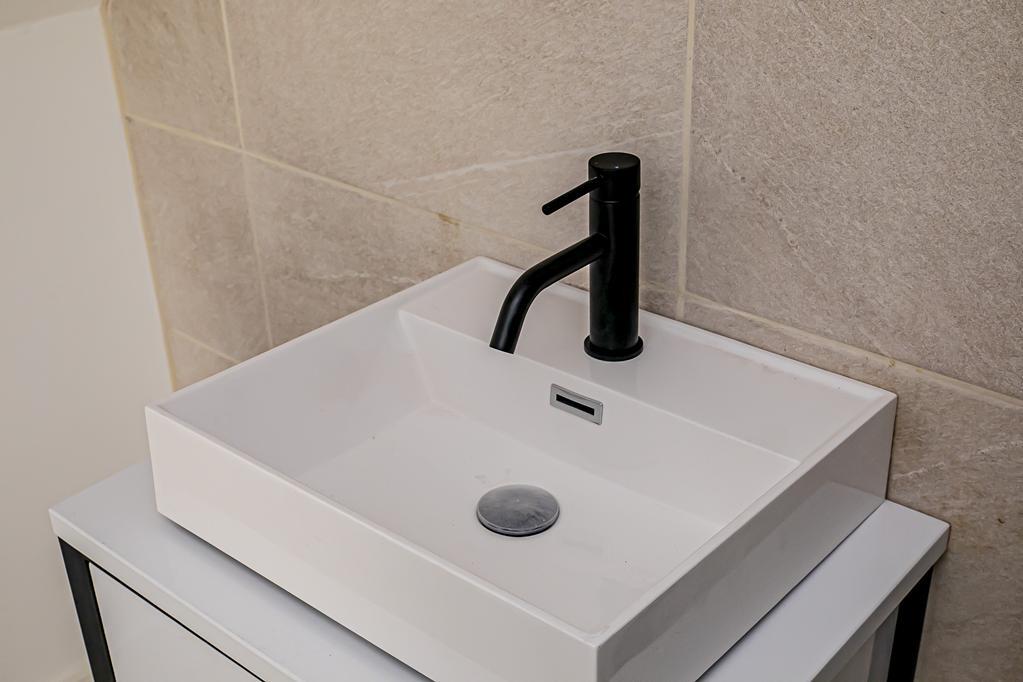 ENSUITE 4 DETAIL