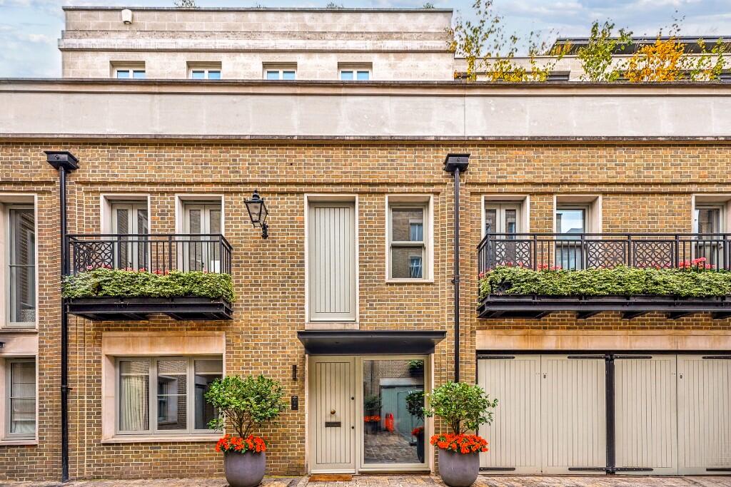 Russell Court, St, James's, SW1A