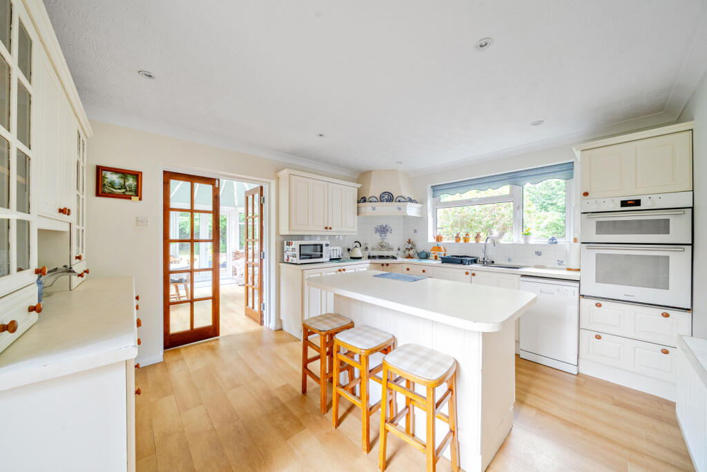 1327126-12-687faa...