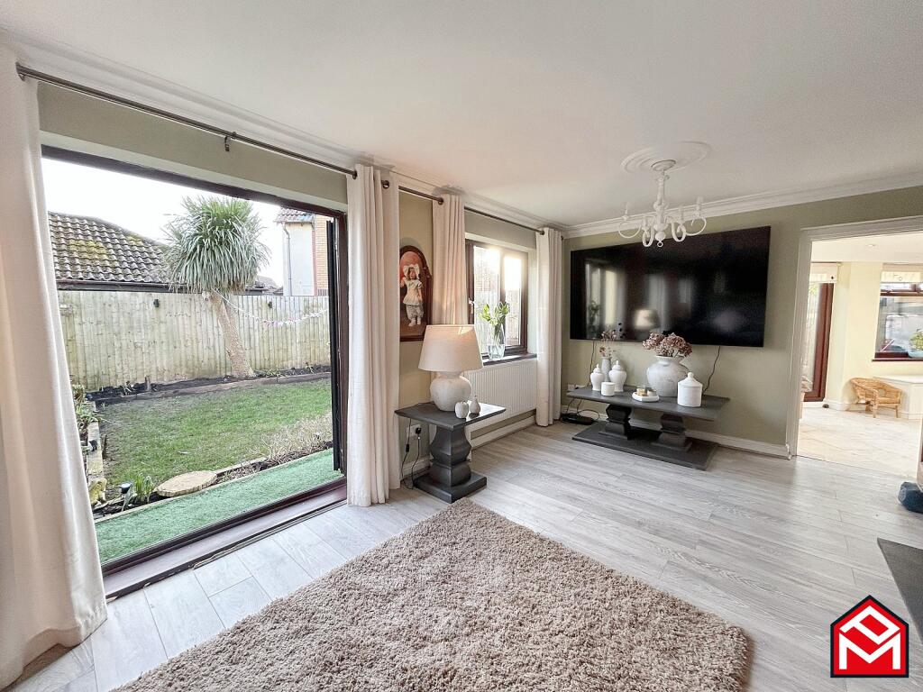 Open Plan Kitchen/ Dining/ Living