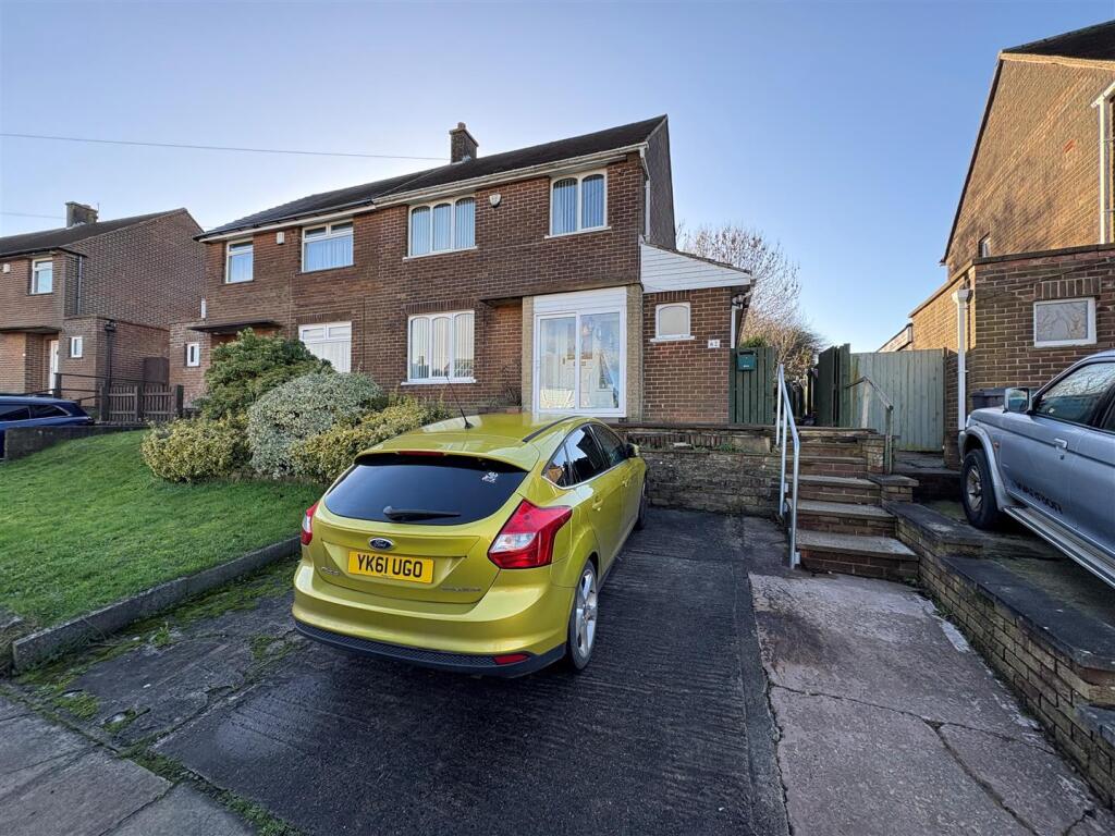 St. Margarets Avenue, Holmewood, Bradford