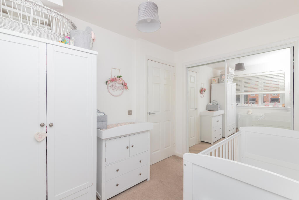 109 ivy gardens Paisley PA1 2BT L-7