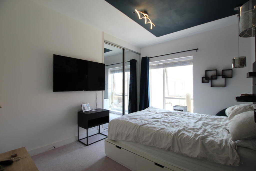 Bedroom 1 alt