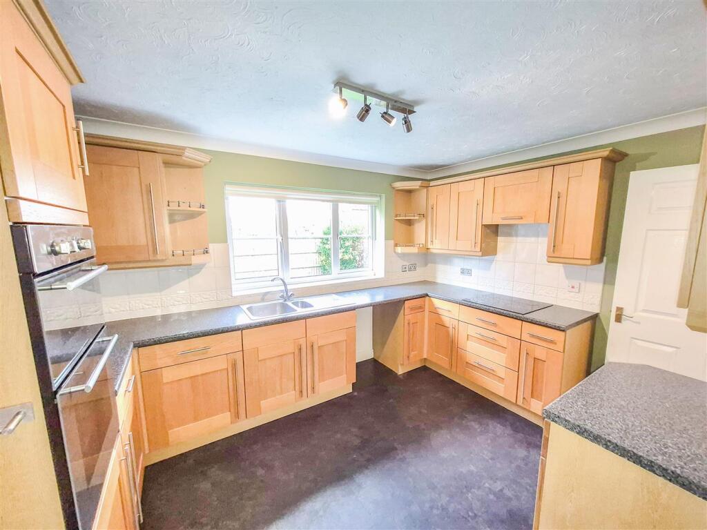 24-12-2025__20-52-50_1_Mayflower___kitchen.FpM5x.j