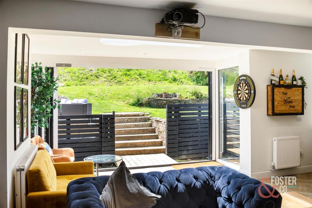 Valley Drive, 91-017.jpg