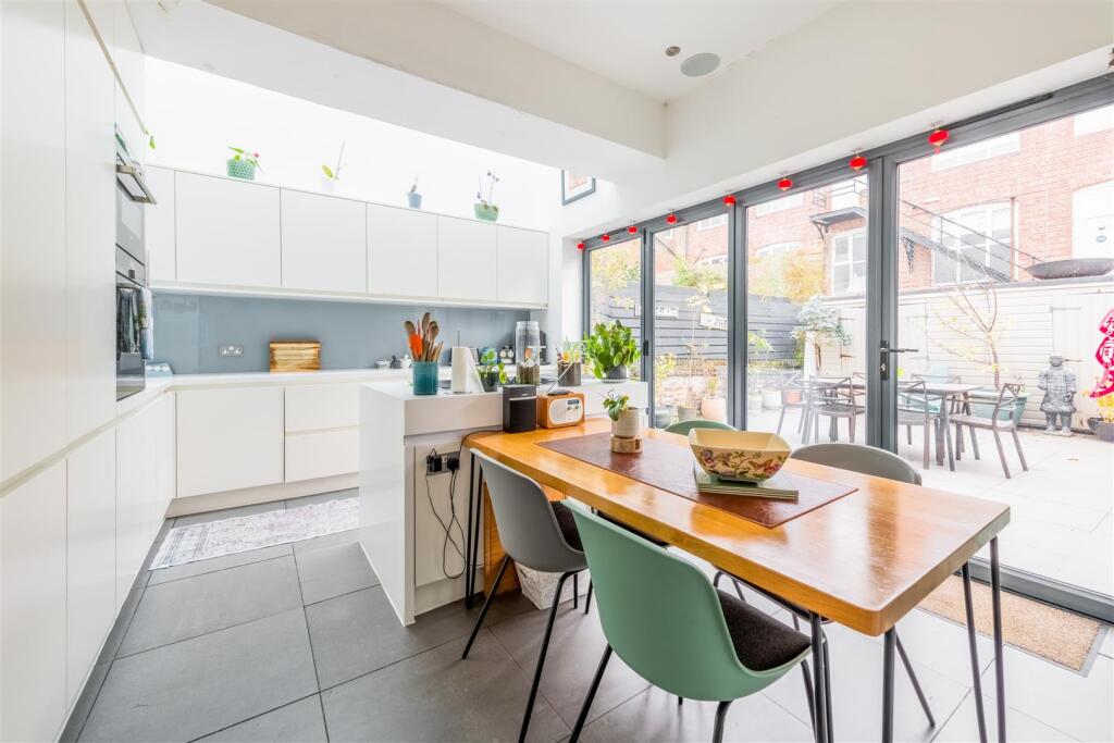 18 Newtown Road-2.jpg