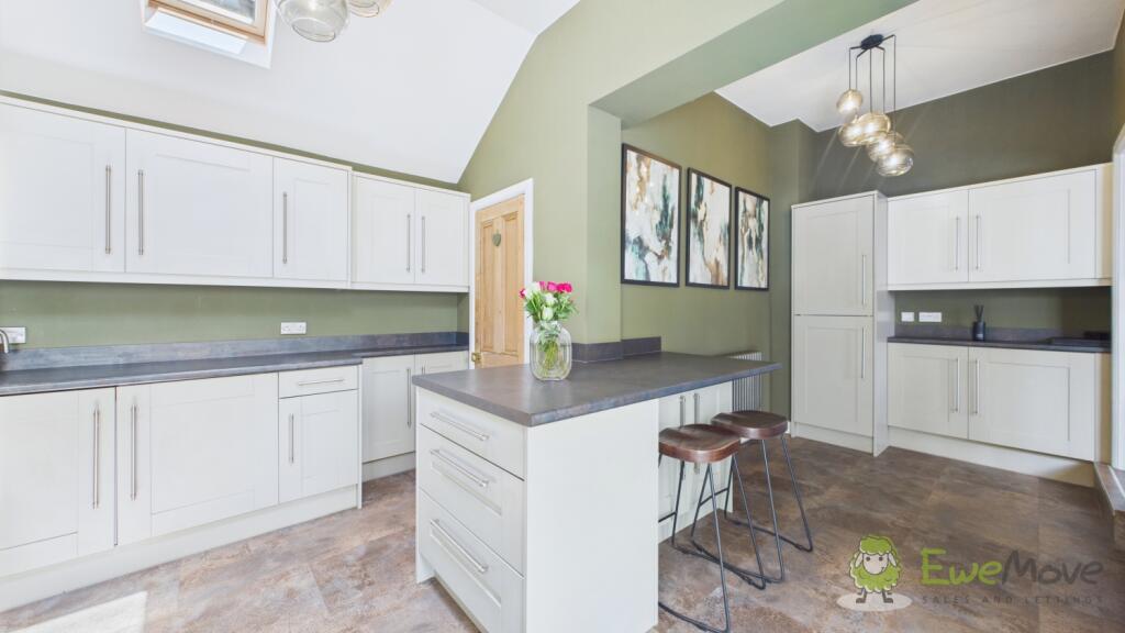 CAM02351G0-PR0071-STILL022