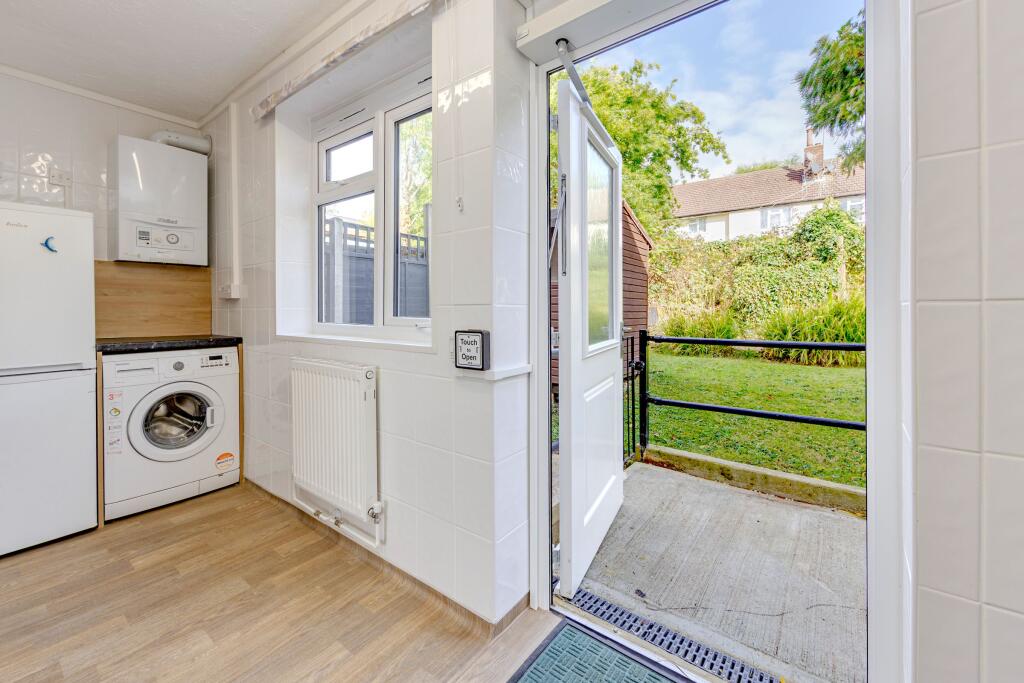 Linden Close, N14 4DP