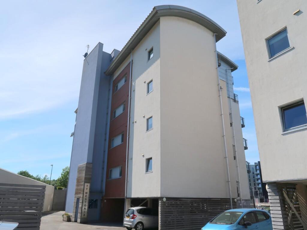 9 Ty Westonia - Front of building.jpg