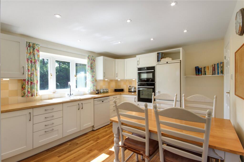 Kitchen/Breakfast Rm