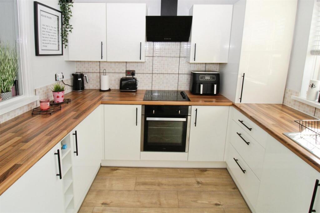 Fitted Kitchen