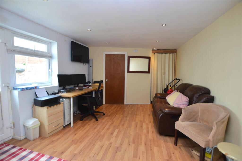 53 Hounslow Avenue studio.JPG