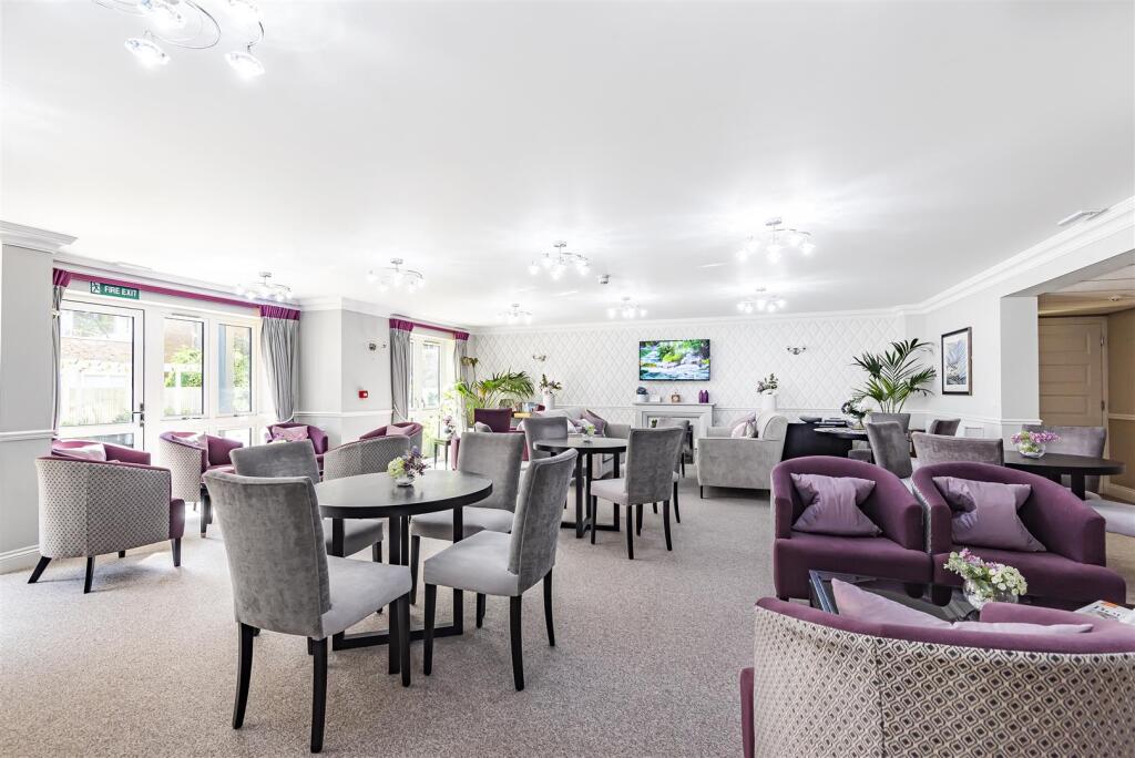 Owners Lounge.jpg