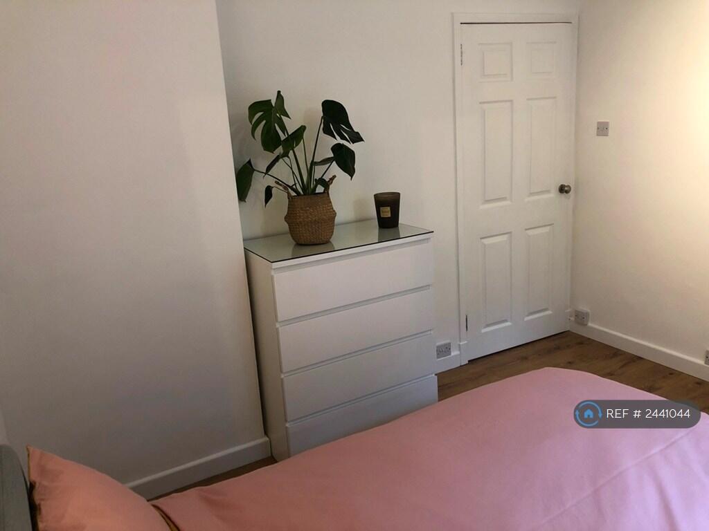 Rear Bedroom
