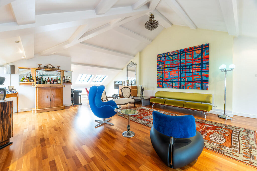 33 Kings Court 02...