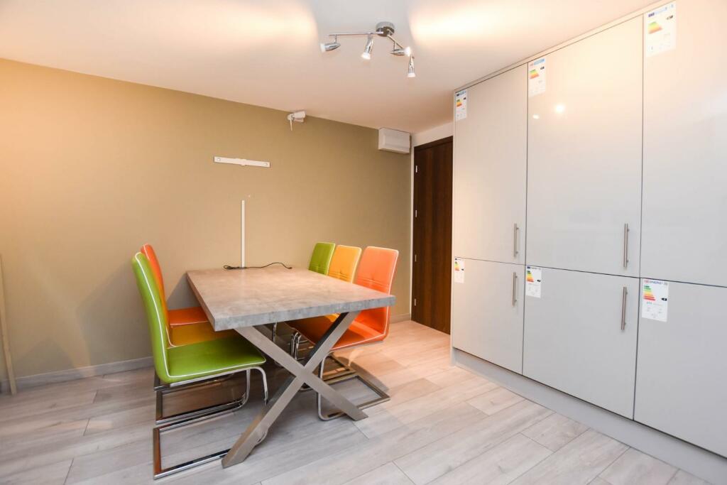 Communal Kitchen / Diner