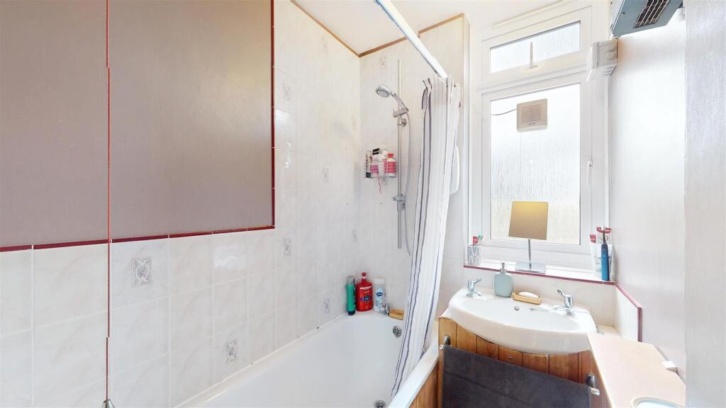 521 Mile End Road - UjXQSsrHUkKYPN6QYFhr.jpg