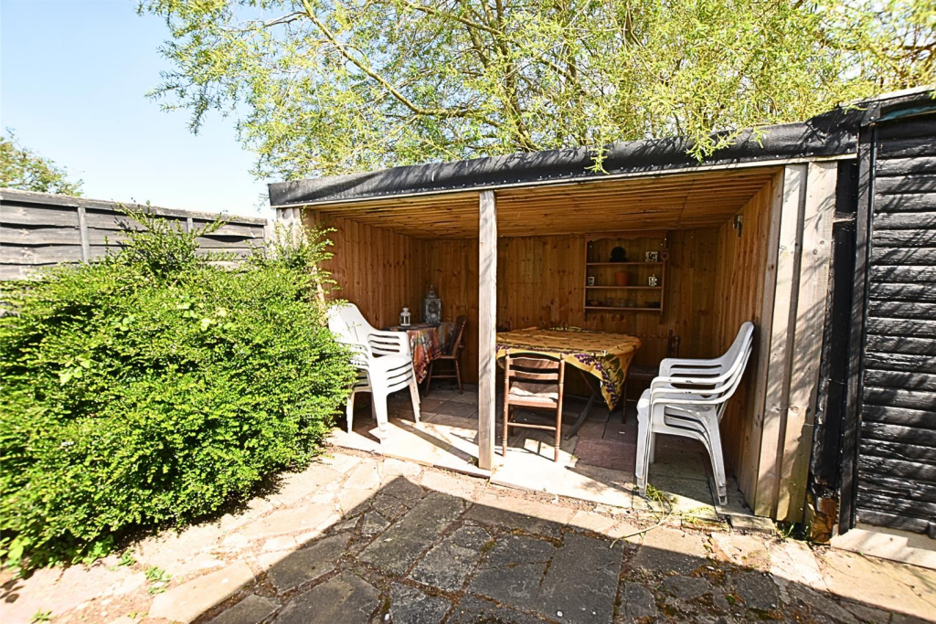 UNDER COVER ALFRESCO AREA