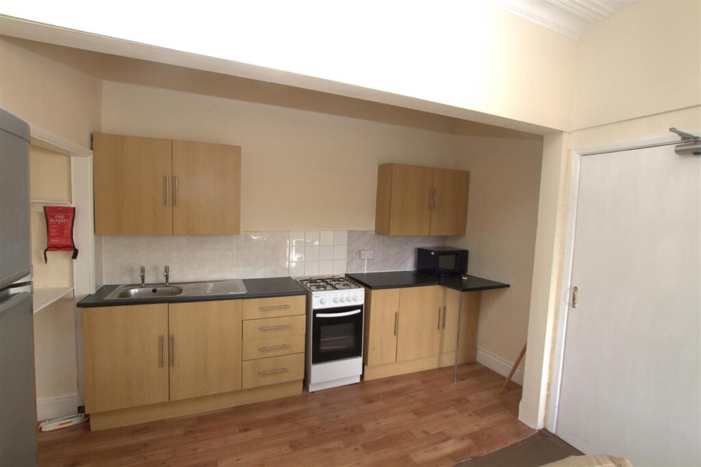 kitchen reverse .jpg