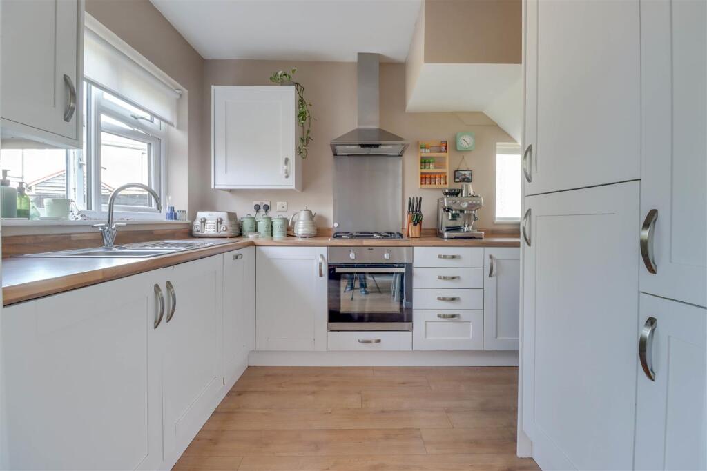 6 SANDOWN ROAD 25-5.jpg