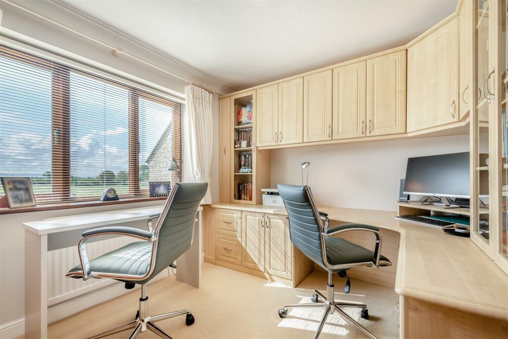 8569268-interior14.jpg