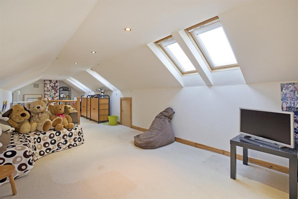 ATTIC ROOM