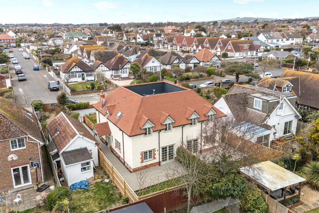 East Avenue, 6a-038.jpg