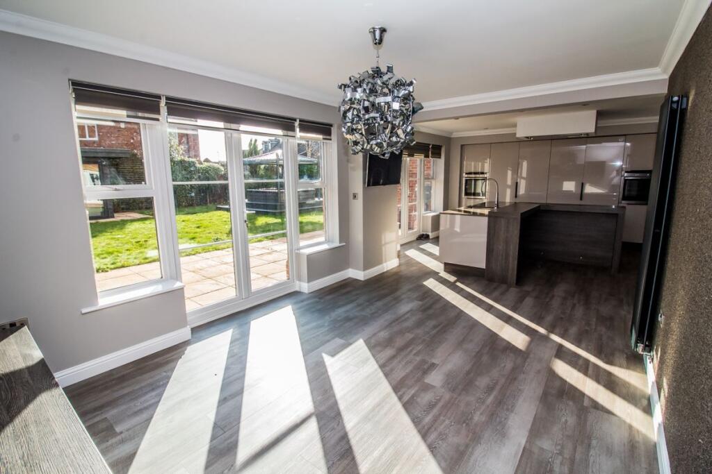 Kitchen/Diner Pic 3. 