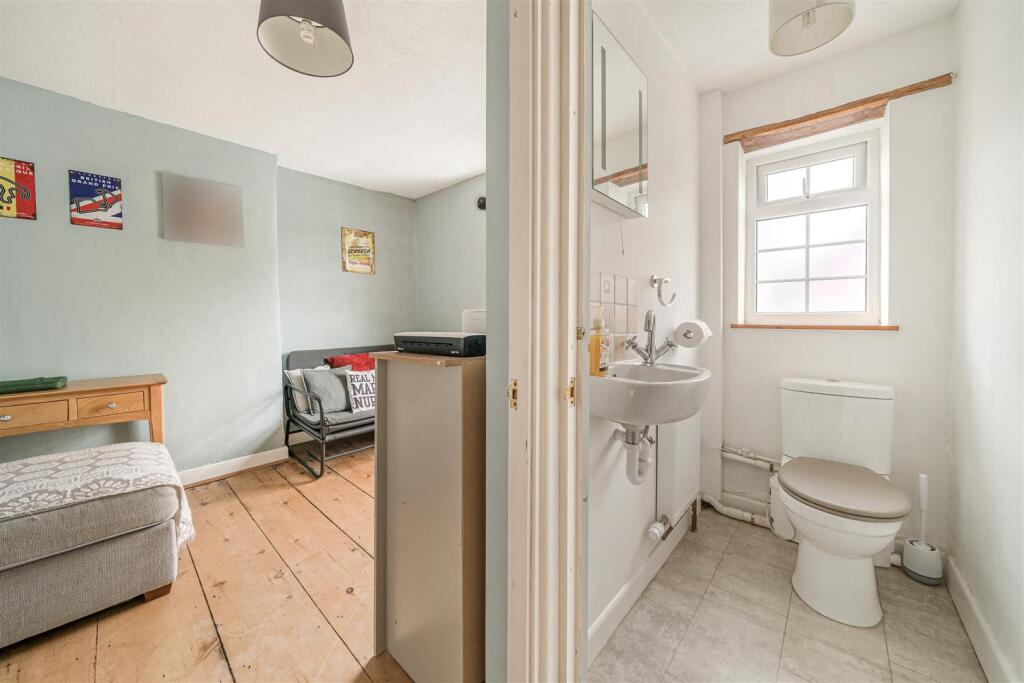 Western Cottage First Floor 2 bl.jpg