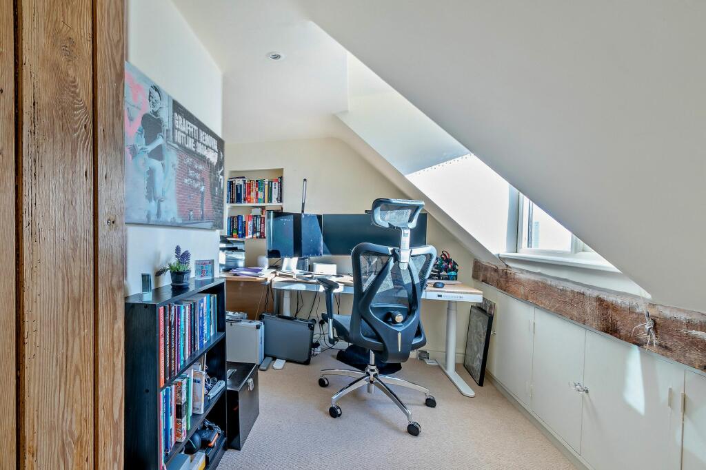 Home Office/ Bedroom 4