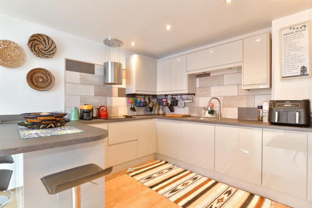 Lounge/Kitchen/Dining Area