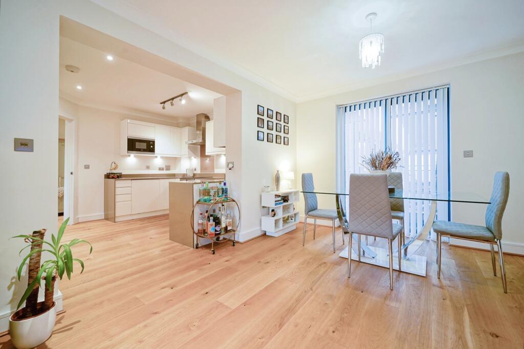 Kitchen/Dining