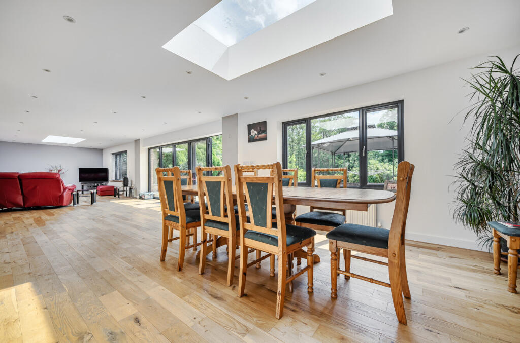 1299372-9-6839c58...