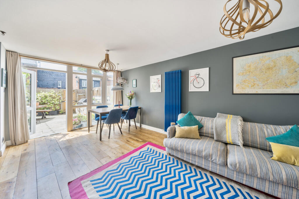 1315198-10-685e97...