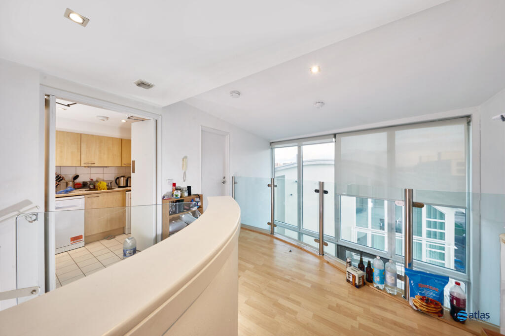 Landing/Dining Area
