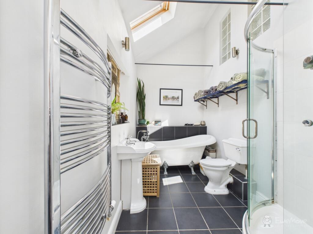 Bathroom- Mark Stephens EweMove Newmarket and Soha