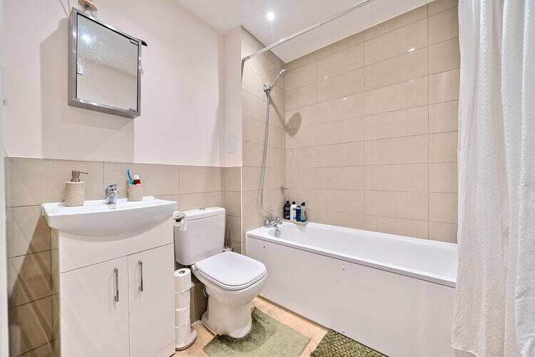 1302689 6 683d83b13ca32