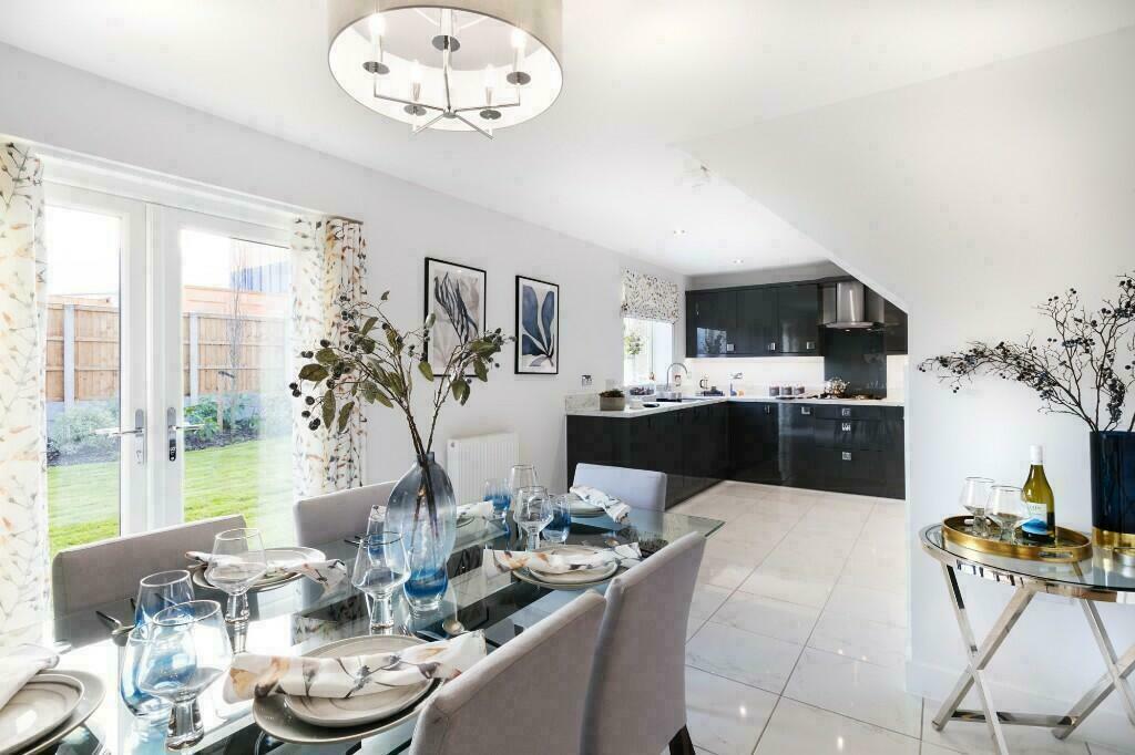 Kitchen/Dining Areas