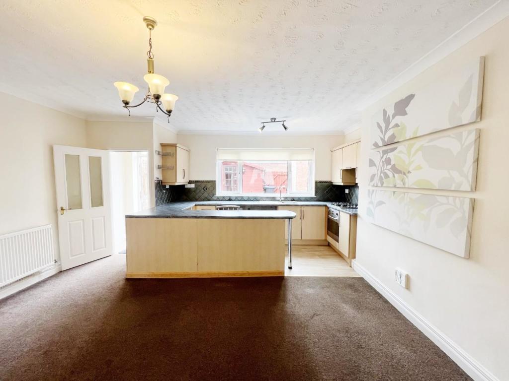 Kitchen Diner 1.jpg