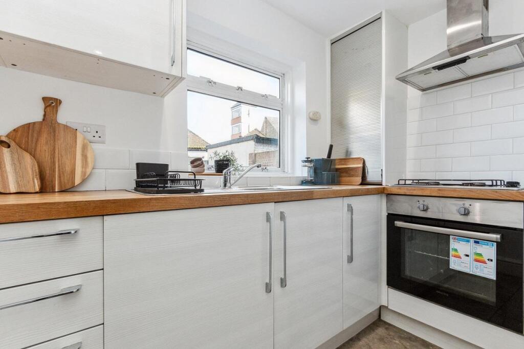 108a Palmerston Road, SW19 kitchen.jpg