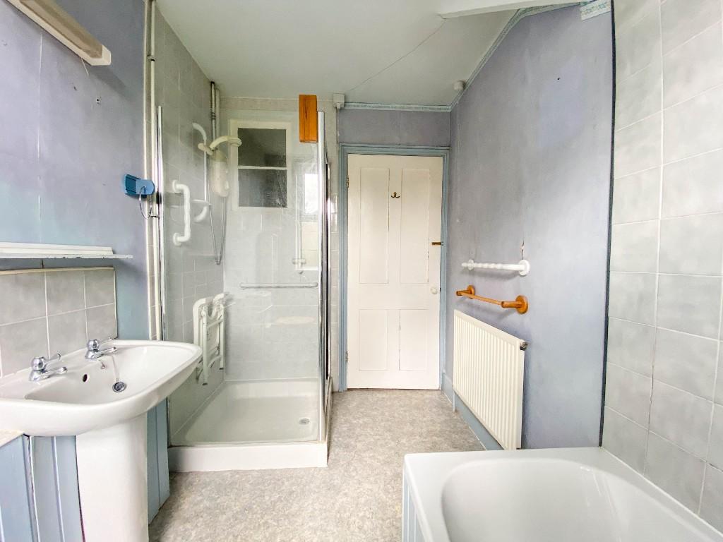 Bathroom/Shower